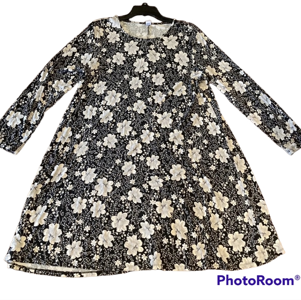 Old Navy Black and White Floral Long Sleeve Dress size Large